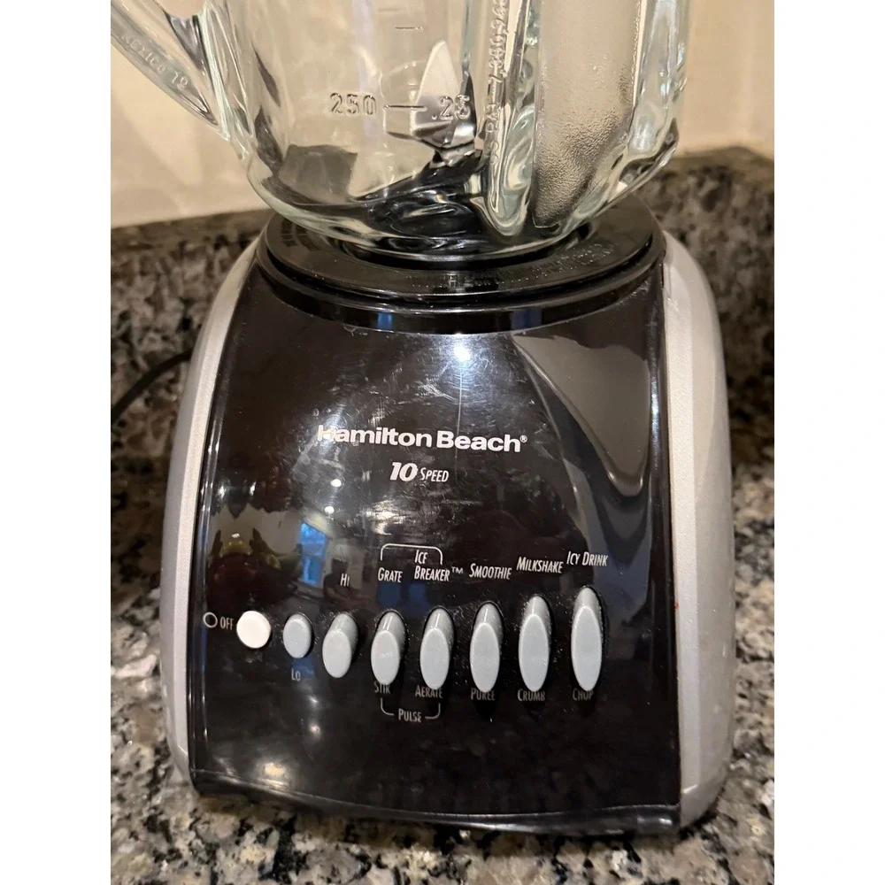 Hamilton Beach 10 Speed Glass Jar Blender Black Silver Model‎ 50235 Ice Breaker